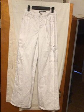 Blue Revival wide leg with pockets on the leg jeans SZ 25